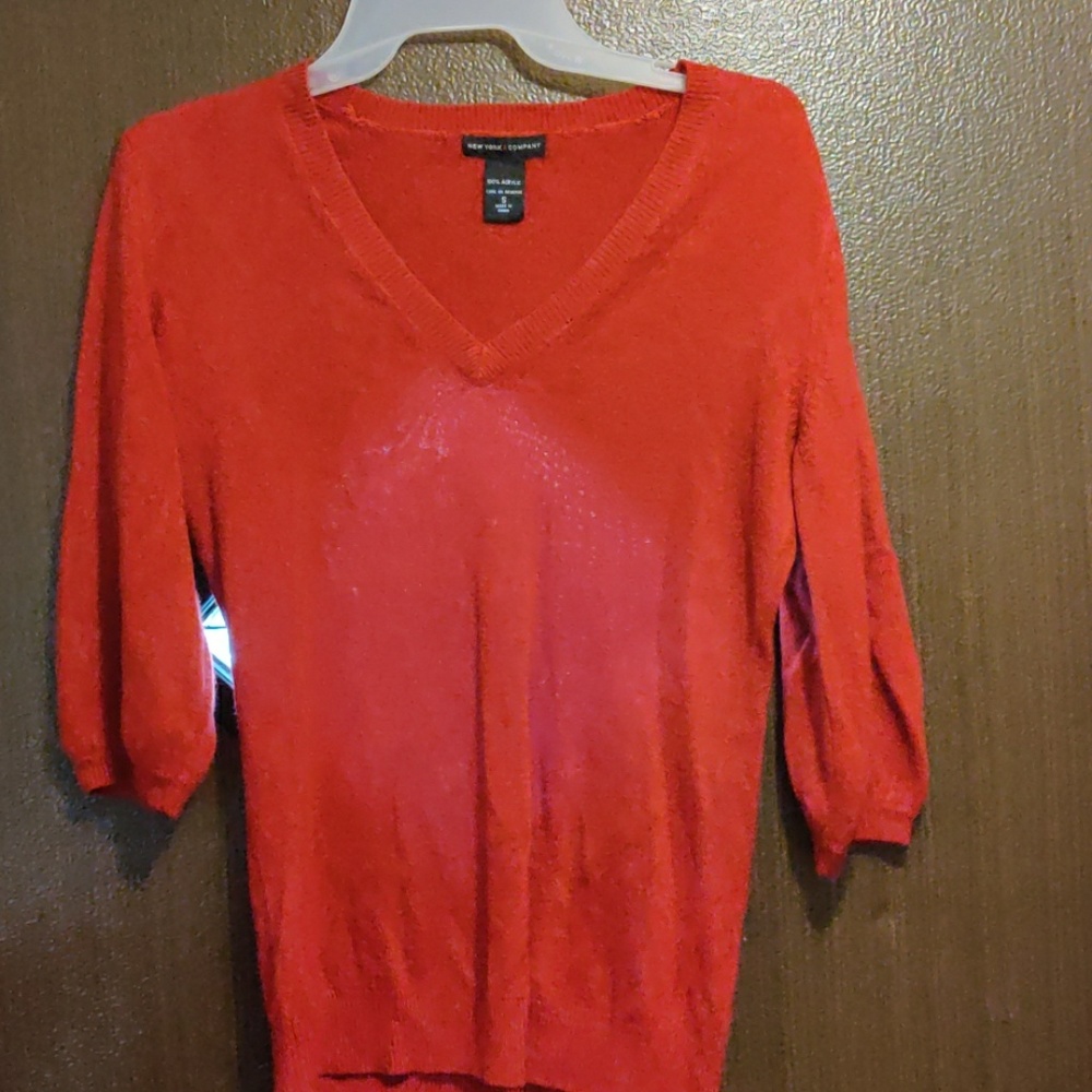 Quarter sleeve top
